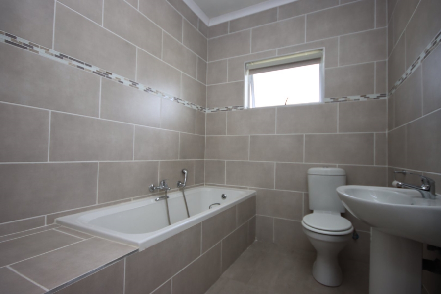  Bedroom Property for Sale in Kidds Beach Eastern Cape